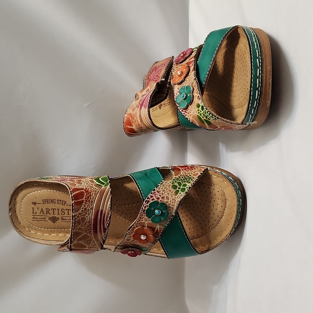 L'Artiste Spring Step Floral Butterfly Hand Painted Leather Sandals (W Size 41)